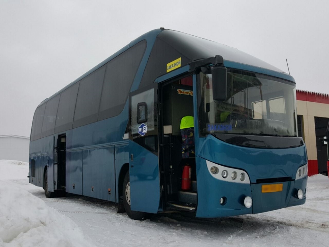 Заказ и аренда Neoplan Tourliner с водителем в Балашихе - тк-балашиха